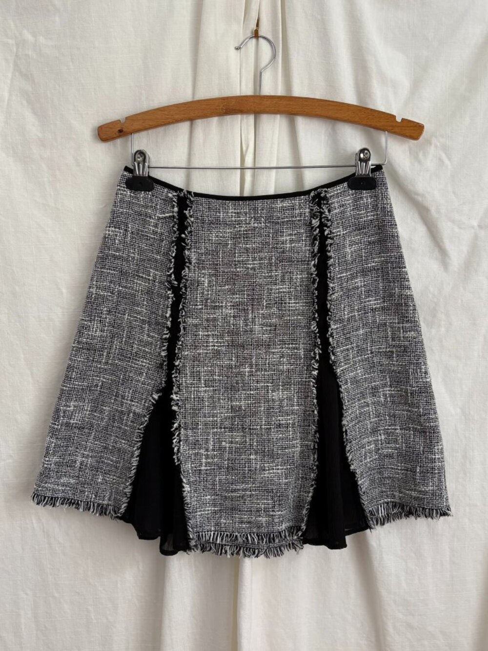 White House Black Market Tweed Mini Skirt Size 4 Preppy Career Tailored Office